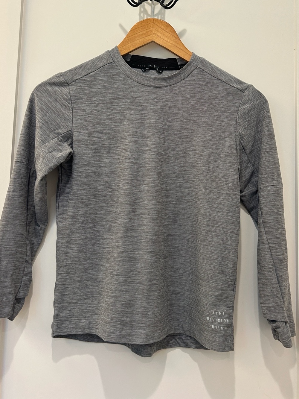 Athletic Works Gray Long Sleeve Kids Tee